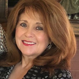 Meet your Posher, Mona